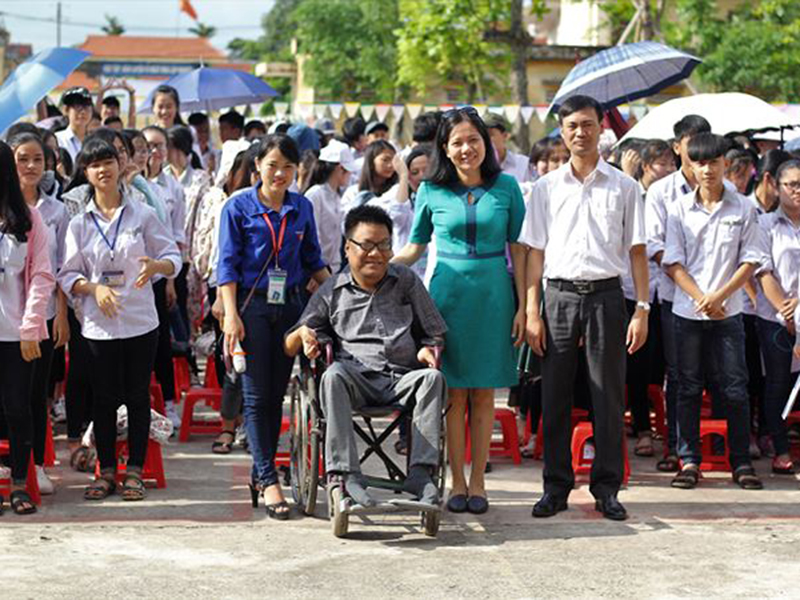 Tung tẩy Trần Hồng Giang